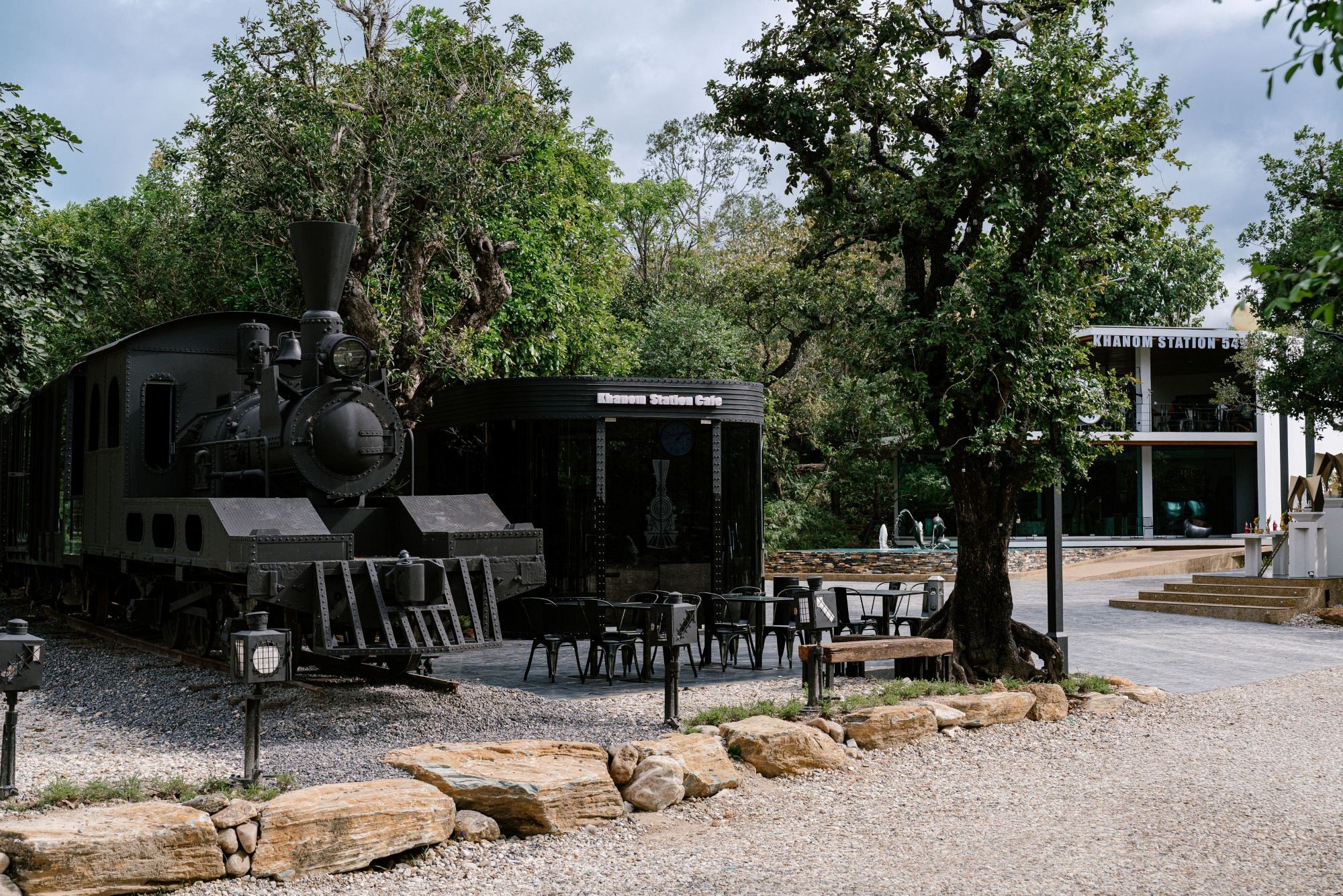 Cafe Khanom Station